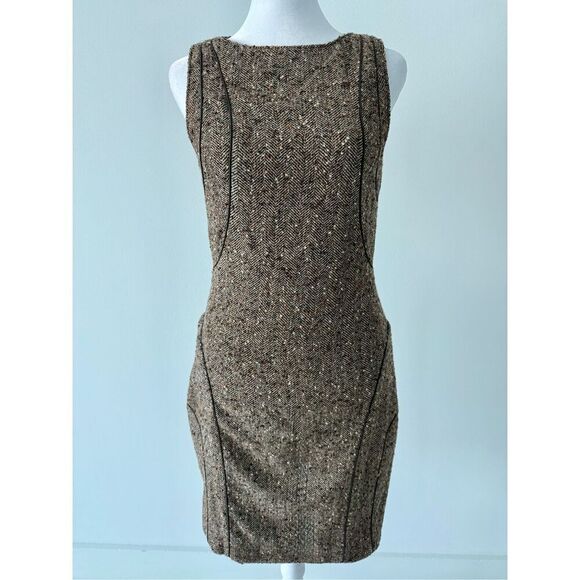 Excellent Vintage Valentino Wool Tweed Mini Dress Piping Accent Fashion Week ‘04 - Picture 2 of 9